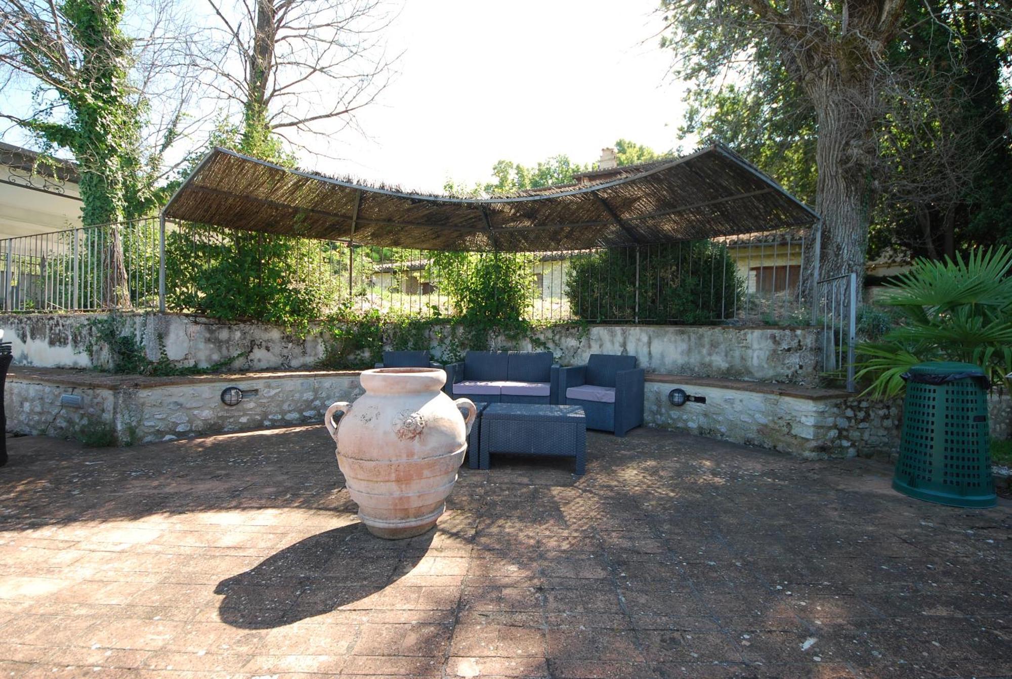 Maison d'hôtes Spoleto By The Pool Extérieur photo