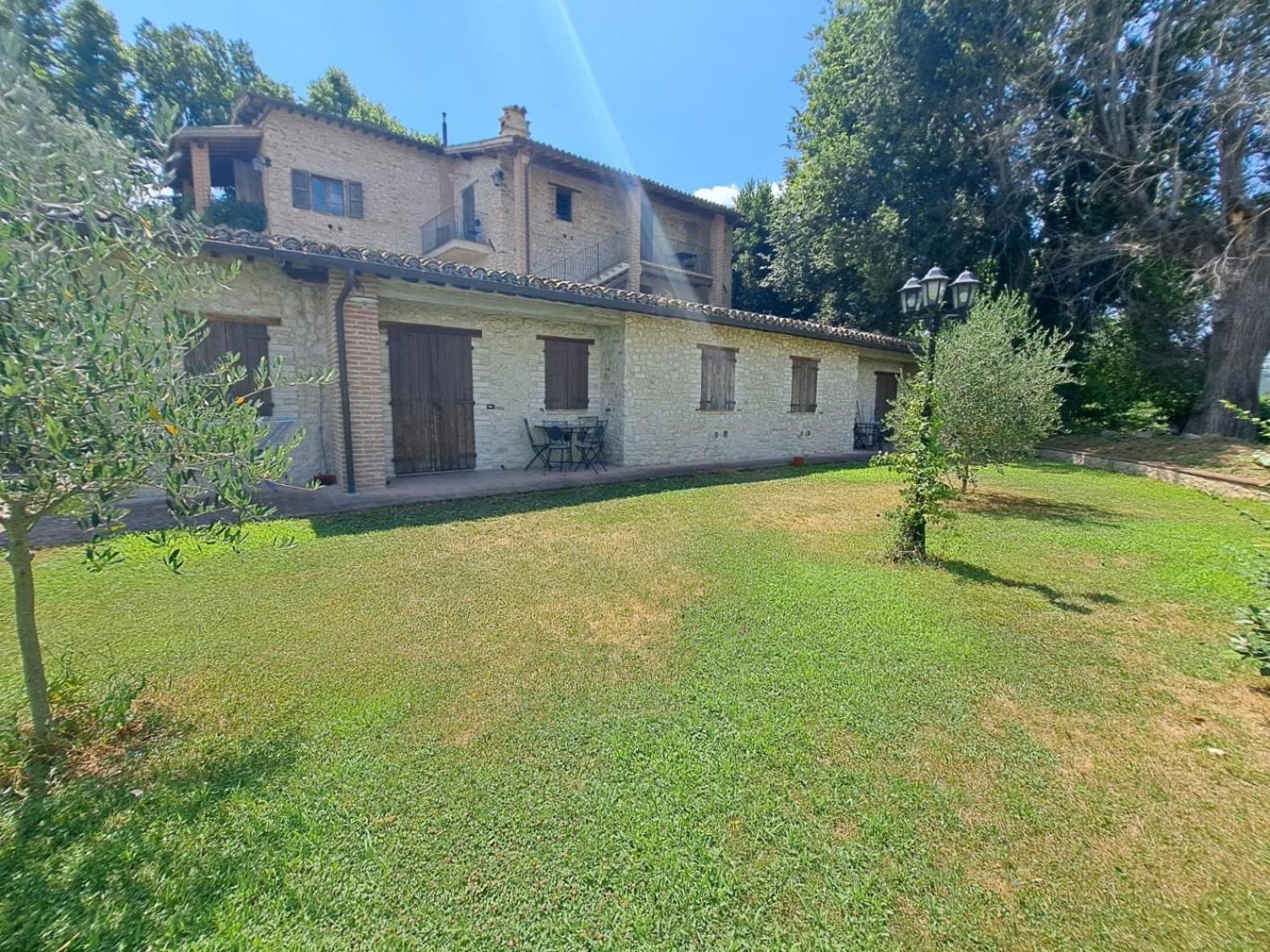 Maison d'hôtes Spoleto By The Pool Extérieur photo