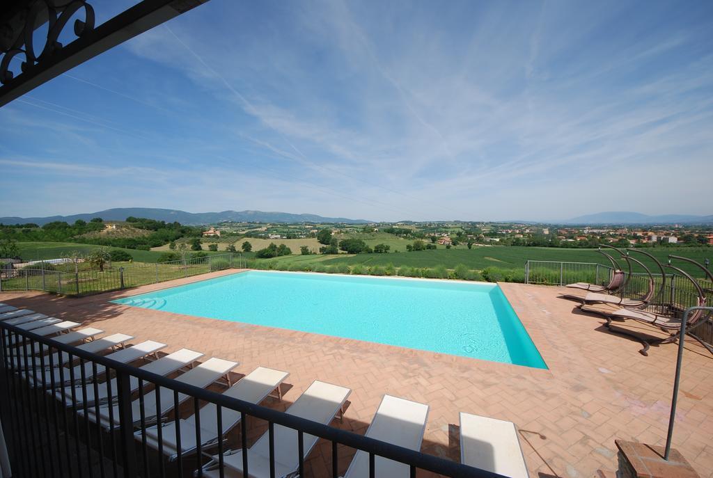 Maison d'hôtes Spoleto By The Pool Extérieur photo