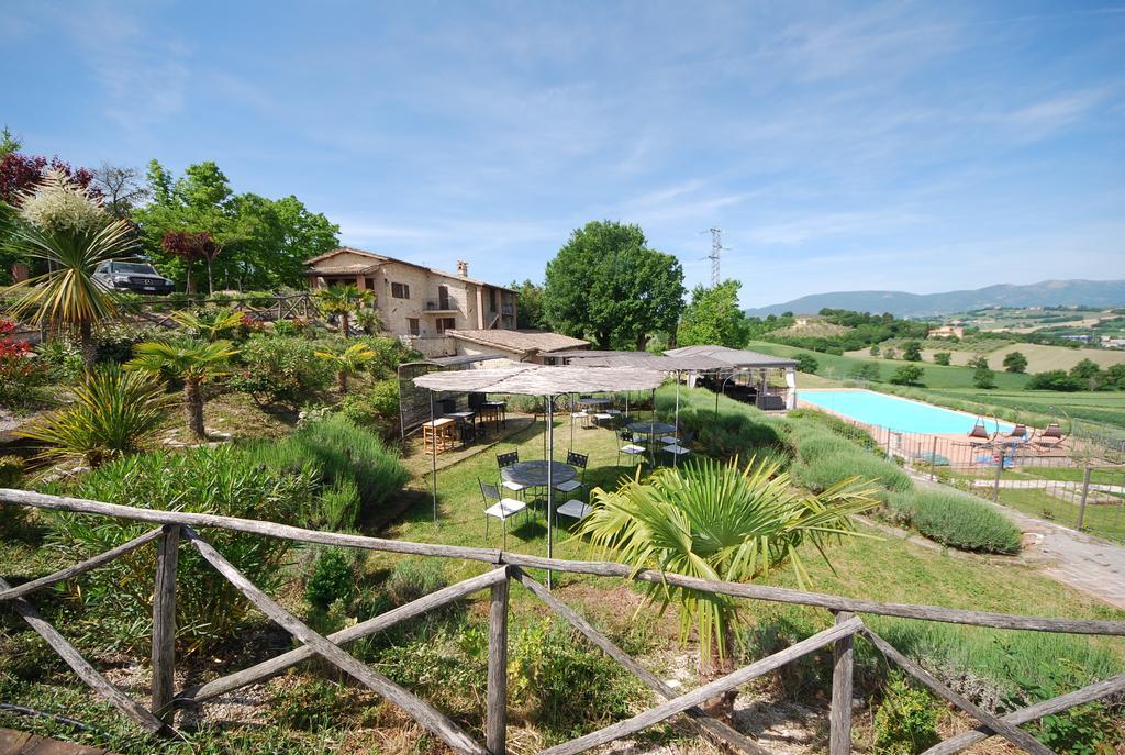 Maison d'hôtes Spoleto By The Pool Extérieur photo